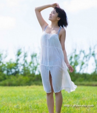 Kawai Asuna 河合あすな posing in public